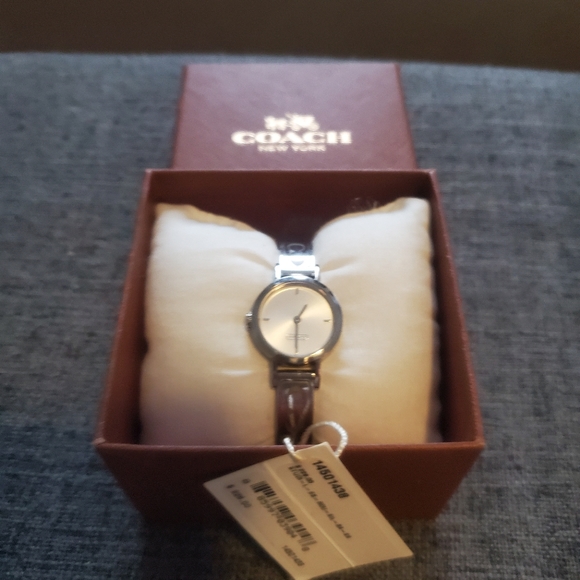 Coach Watch - Picture 1 of 4